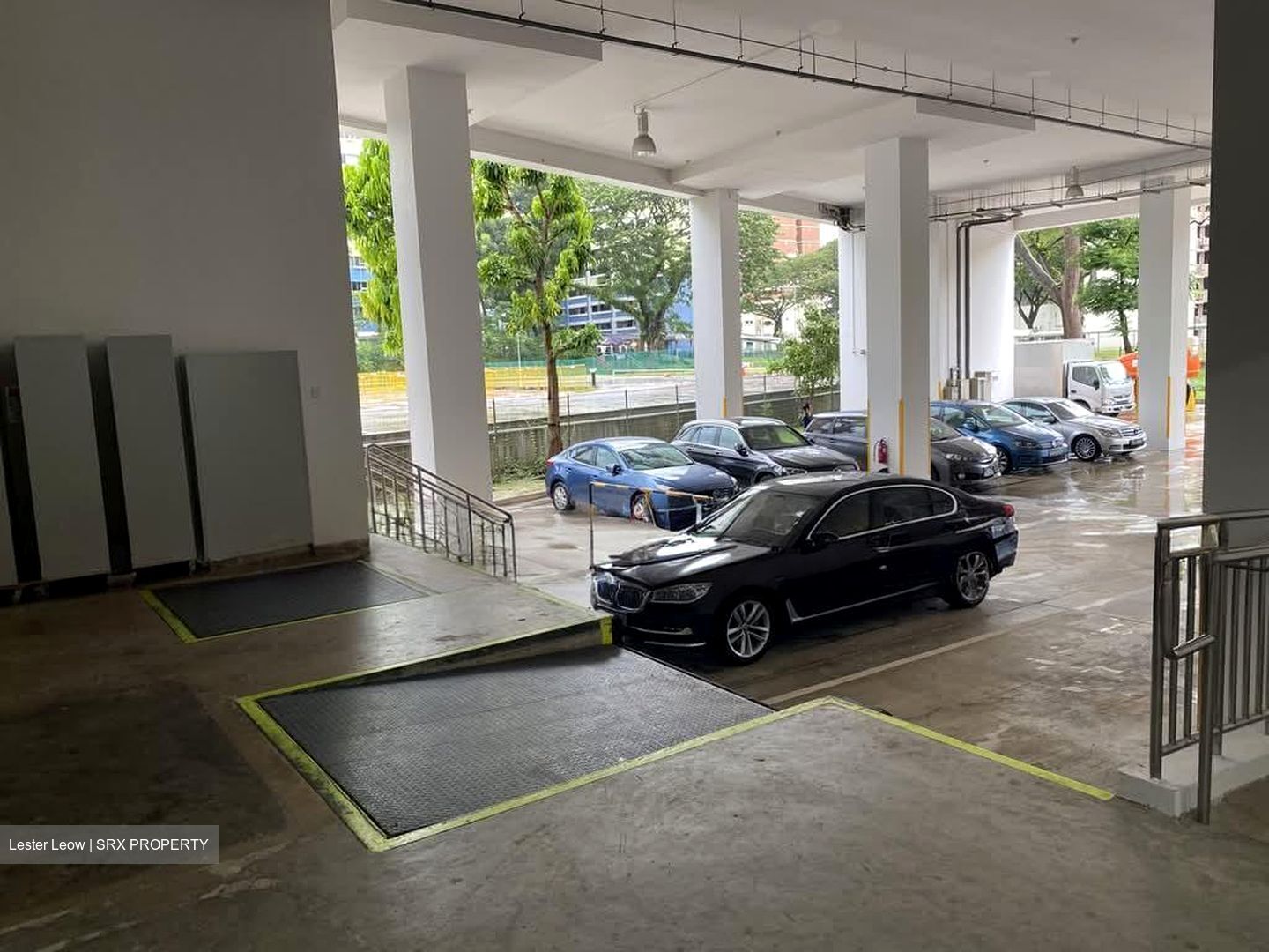 Commonwealth MRT (D3), Factory #584305761